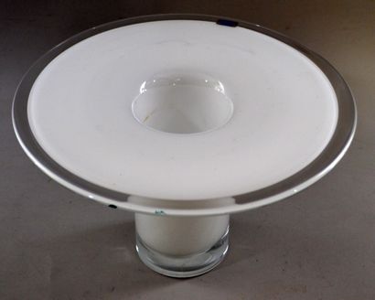 null Markku SALO (1954) - NUUTAJARVI, Finlande

Vase "Mushroom" en verre blanc et...