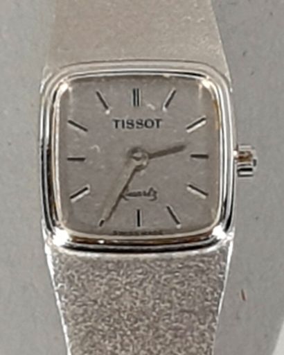  TISSOT 
Montre bracelet de dame en or blanc 18 K (750/oo), la lunette de forme télévision...