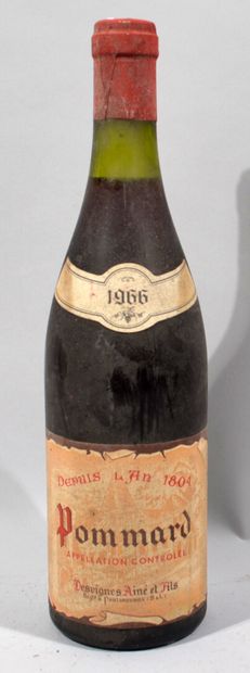 null Une bouteille de POMMARD Desvignes Ainé et Fils 1966