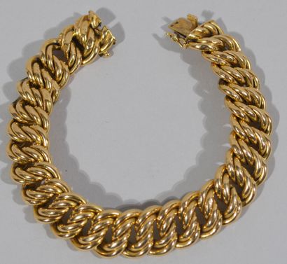 null BRACELET en or jaune 18 K (750/oo) à mailles américaines

Poids : 31,69 g Longueur...