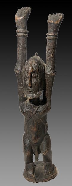null DOGON, Mali

Statue en bois anthropomorphe présentant un personnage debout,...