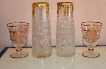 null GLASFABRIK 

Paire de vases soliflore en cristal à décor rehaussé de dorure...