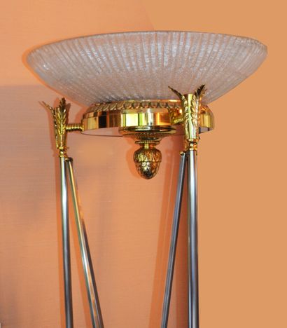 null MAISON ROMEO

Grand lampadaire halogène sur pied en métal chromé patine doré...