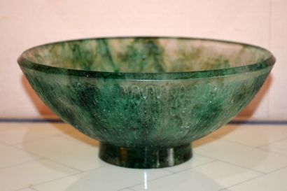 null François-Emile DECORCHEMONT (1880-1971)

Coupe en pâte de verre de couleur verte...