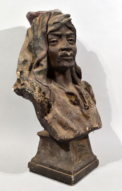 null LEEMANS (XXe)

"Buste d'homme orientaliste"

Epreuve en bronze à patine noire...