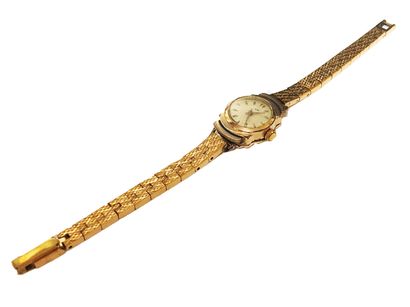LIP 
Montre bracelet de femme en or 18K (750/1000°)...