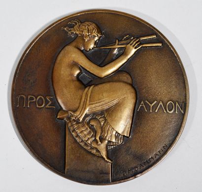 null Paul-Marcel DAMMANN (1885-1939).

Médaille en bronze à patine mordoré représentant...