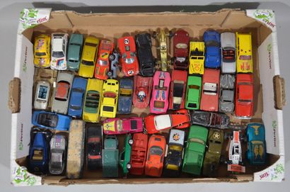 null MATCHOBOX, CORGI TOYS, MAJORETTE - Réunion de véhicules miniatures de collection...