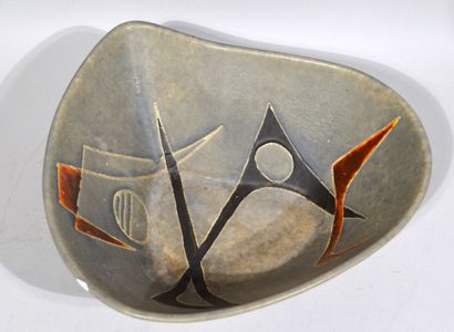 null Peter Denise ORLANDO (XXe)

Coupe en céramique émaillée grise à décor géométrique...