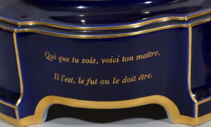 null MANUFACTURE DE SEVRES - D'après Étienne Maurice FALCONET 


"L'amour" et "Flore"


Suite...