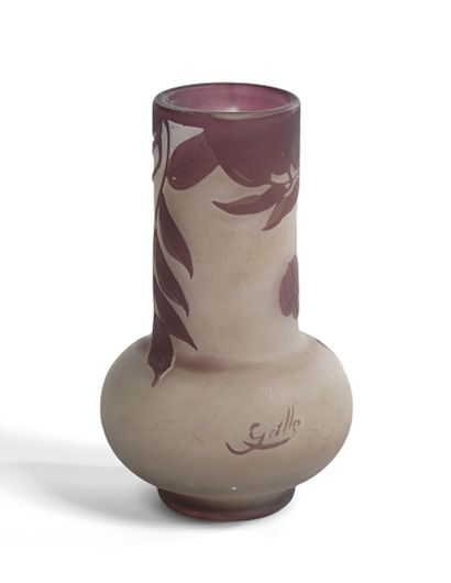 null Établissements GALLÉ (1904-1936)


Vase à panse ovoïde et col rouleau. Épreuve...