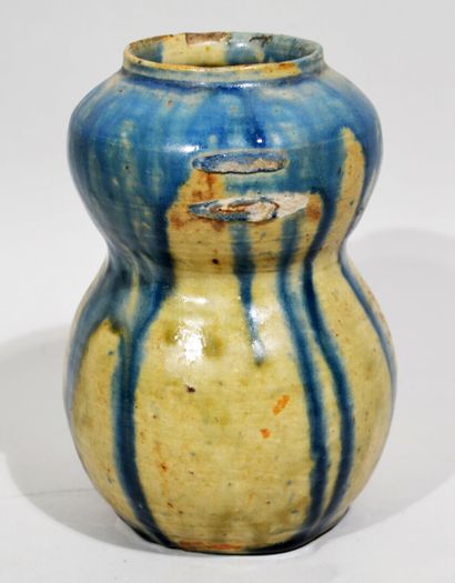 null Henri de VALLOMBREUSE (1856-1919) 


Vase en grès émaillé de forme balustre...