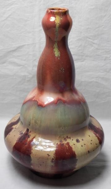 null DESVRES
Vase trilobé 
Haut : 25 cm
