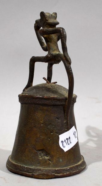 null AFRIQUE - COTE D'IVOIRE

Clochette anthropomorphe en bronze à la cire perdue...