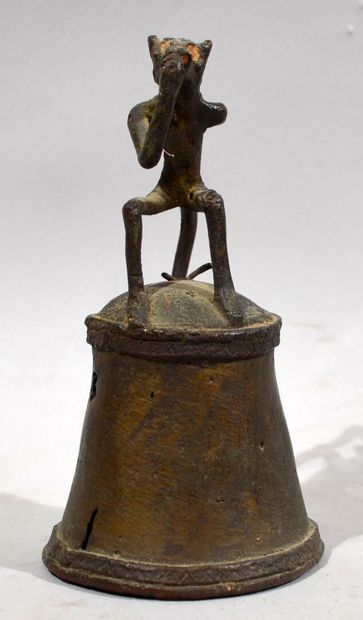 null AFRIQUE - COTE D'IVOIRE

Clochette anthropomorphe en bronze à la cire perdue...