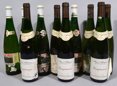 null Lot comprenant : 

- 6 bouteilles de GEWURZSTRAMINER 1998 (étiquettes abimées)

-...