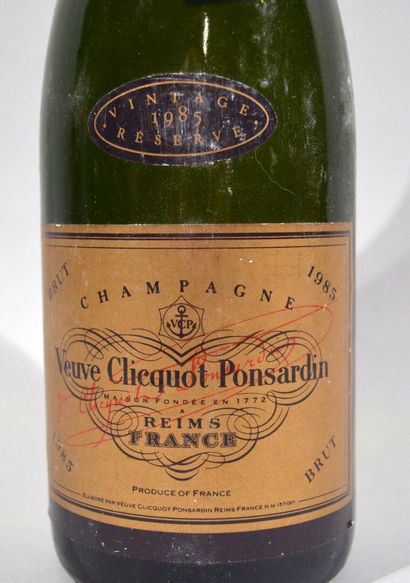 null 1 bouteille de VEUVE CLIQUOT PONSARDIN Vintage 1985