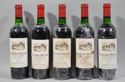 null 12 bouteilles de CHATEAU BELAIR 1975