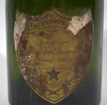 null 1 bouteille de DOM PERIGNON Moët et Chandon Vintage1962

(Étiquette abimée capsule...