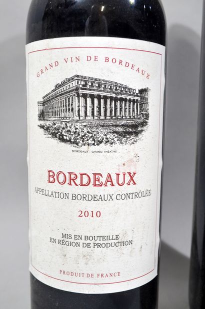 null Lot comprenant un magnum de "E" d'Espignac 2006, une bouteille de Bordeaux 2010...