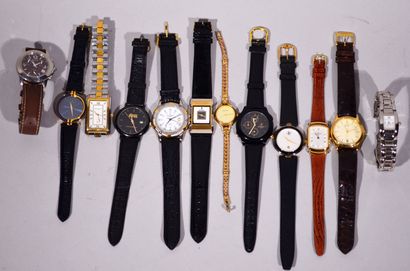 Lot de 12 montres hommes et femmes de marque...