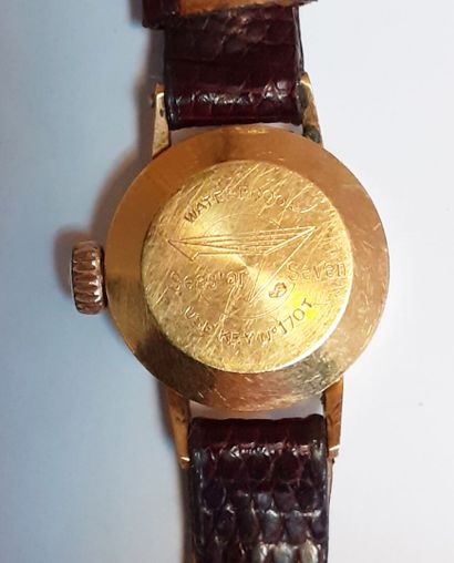null TISSOT - Modèle "Seastar Seven"

Montre bracelet de dame en or jaune 18 K (750/oo)...