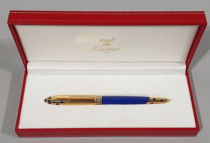 null MUST DE CARTIER - STYLO BILLE PANTHÈRE BLEU, vers 1990 

Stylo bille des collections...