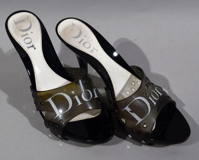 null Christian DIOR, Collection 2004
Paire de sandales à talon, plastique transparent,...