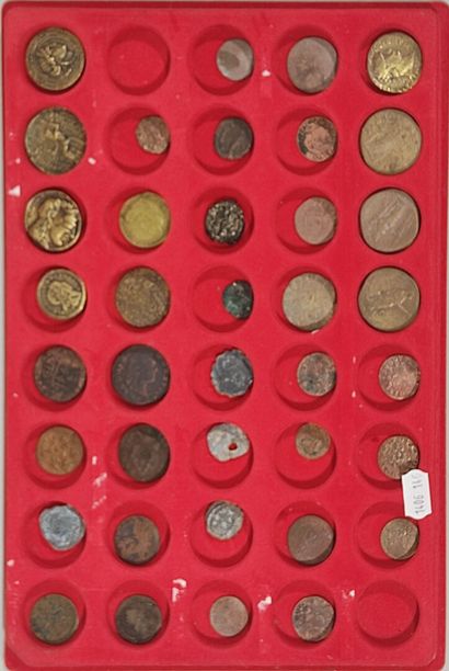 null Lot comprenant 38 pièces grecques, romaines, françaises, poids monétaires, copie...