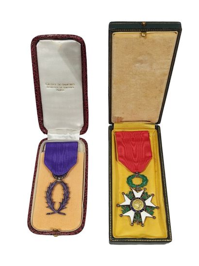 Lot de 2 médailles dont une de Chevalier...