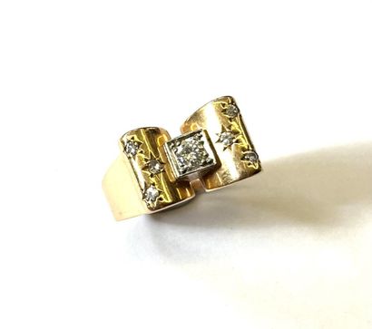 null TANK RING in 18k (750/°°) pink gold and platinum set with a diamond approx....