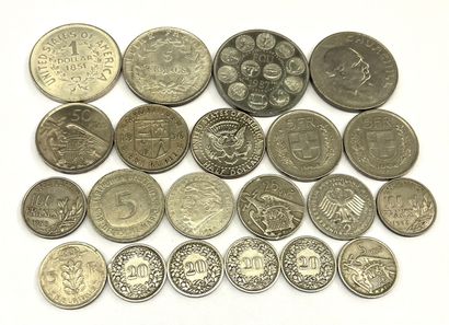null Lot de monnaies en curponickel diverses dont Ecu 1987 Europa et Elizabeth II...