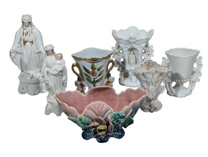 null Lot en porcelaine comprenant quatre vases de mariée et deux vierges.
hauteur...