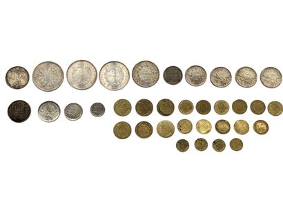 null Lot de pièces démonétisées comprenant 3 pièces 50 francs 1975 et 1974 argent,...