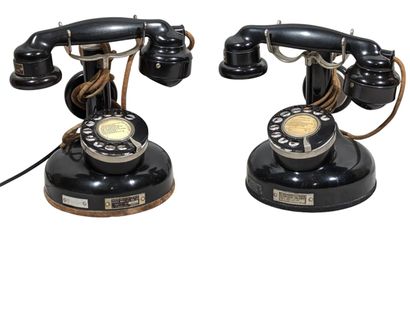 null Lot de deux anciens téléphones modèle 1924 un de marque E.PLAZOLLEs-Bagnole...