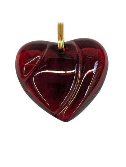 null BACCARAT
Pendentif «Coeur» en cristal rouge avec bélière en métal doré
Signé...