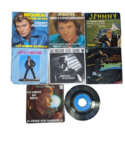 null Collection de 23 disques vinyles 33T et 45T - JOHNNY HALLYDAY (manque une p...