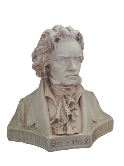 null École moderne
"Buste de Beethoven"
Épreuve en plâtre patiné titrée à l'avant...