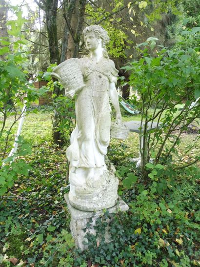 null "Allégorie féminine portant des paniers"
Importante sculpture de jardin en pierre...