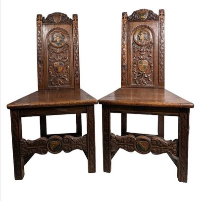 null PORTUGAL, XIXe siècle
Paire de chaises en chêne de type "caquetoire" à décor...
