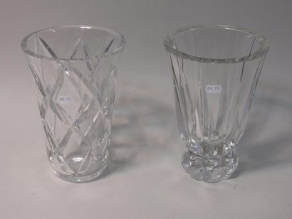 SAINT LOUIS Deux vases en cristal - Ht: 20,5 cm