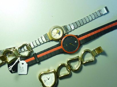 null Lot de trois montres de dame en métal signées Y Saint Laurent, Lancel et Vincara....