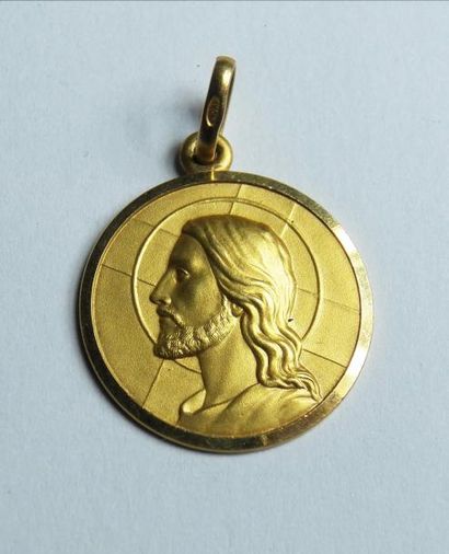 null Médaille religieuse "Christ" en or jaune - Poids : 4,6 g 