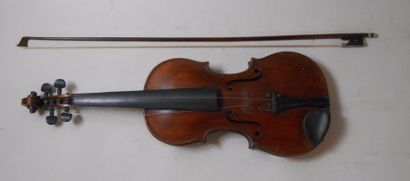 null AEGIDIUS KLOTZ Violon entier de luterie, la table en épicéa et le fonds en érable...