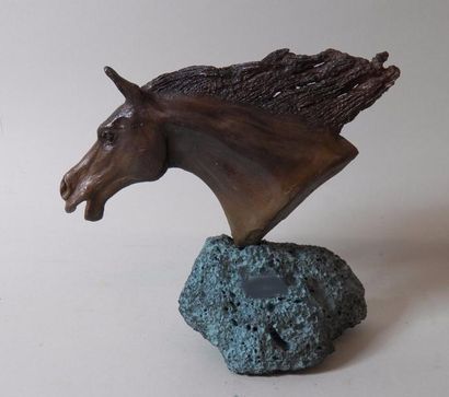 null Georges LAURENT (né en 1940) - "Tête de Cheval" (2014) Sujet en bronze sur socle...