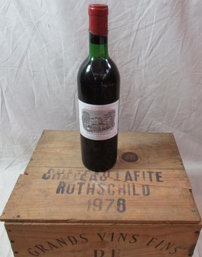 null 6 bouteilles de LAFFITTE Pauillac 1970 (en caisse bois d'origine) 
