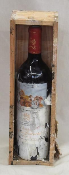 null 1 bouteille MOUTON ROTHSCHILD 2004 en caisse bois d'origine (étiquette abîmée)...