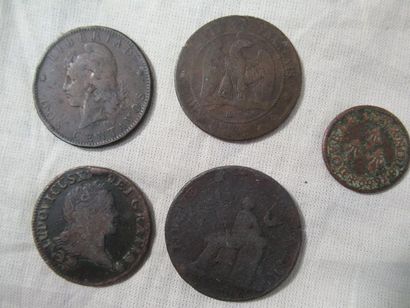 null 5 pièces anciennes dont : Henri IV, Louis XV, Napoléon III, Argentine 1885,...