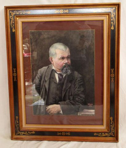 null L. MOREAU Portrait d'homme pastel signée en bas à droite encadré 55 x 40 cms...