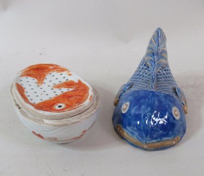 null Bocal à vapeur en porcelaine à décor d'un poisson - Travail Extrême-Orient (restaurations,...